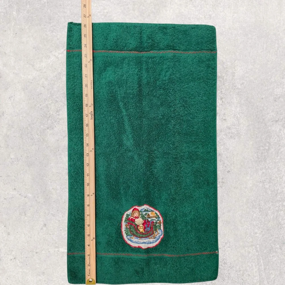 Vintage Cannon Royal Family Christmas Hand Towels Set of 2‎ Green Hand Appliquéd